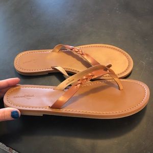 Universal Thread brown thong sandals